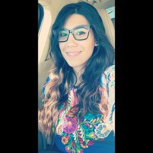 Meet your Posher, Tania